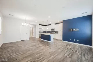 Photo #4: 2724640 Listing 