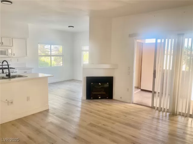 MLS: 2724651 Condo For Sale