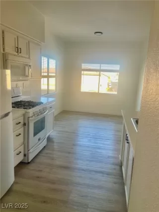 Photo #5: 2724651 Listing 