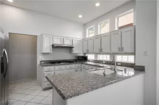 Photo #1: 2724658 Listing 