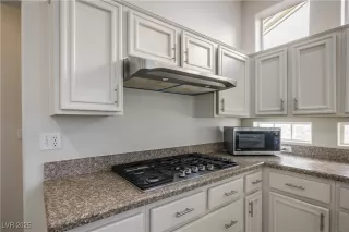 Photo #2: 2724658 Listing 