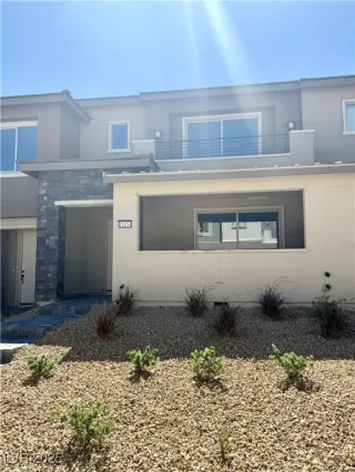 Photo #6: 2724666 Listing