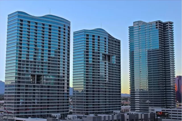 MLS: 2724693 Condo For Sale