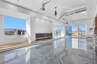 Photo #5: 2724694 Listing 