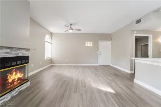 Photo #5: 2724709 Listing 