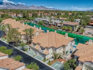 Photo #2: 2724757 Listing