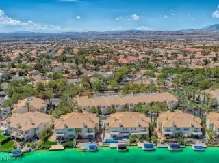 Photo #4: 2724757 Listing