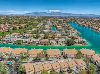 Photo #5: 2724757 Listing