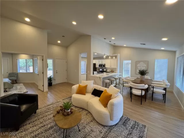 MLS: 2724760 Condo For Sale