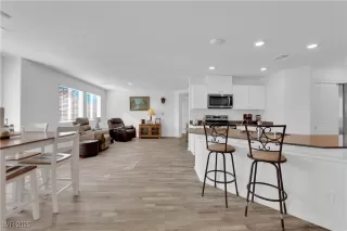 Photo #4: 2724761 Listing 