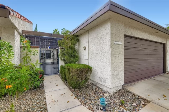 MLS: 2724776 Condo For Sale