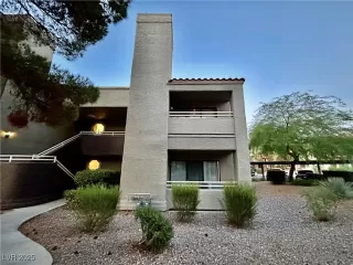 Photo #1: 2724796 Listing 