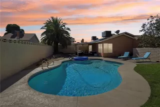 Photo #1: 2724798 Listing 