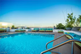 Photo #3: 2724823 Listing