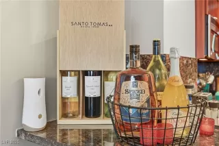 Photo #5: 2724823 Listing