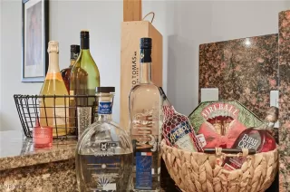 Photo #6: 2724823 Listing