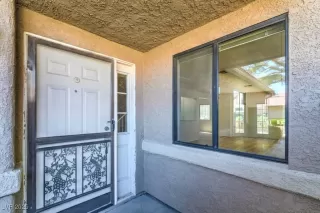 Photo #4: 2724844 Listing