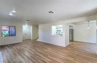 Photo #5: 2724844 Listing