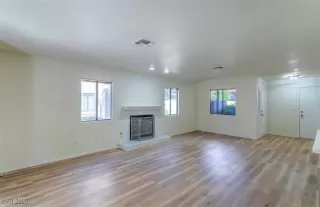 Photo #6: 2724844 Listing