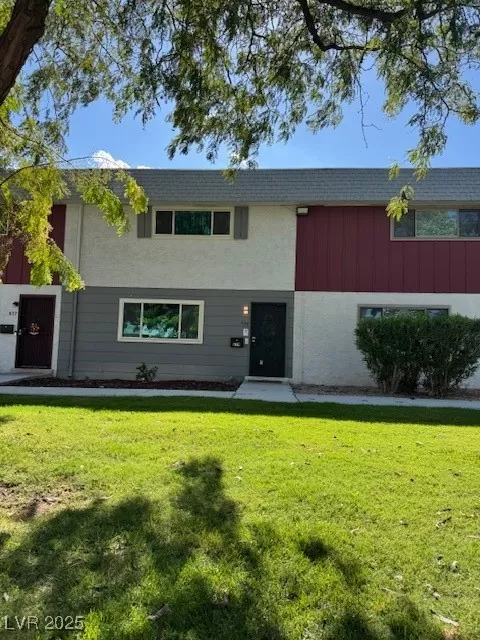 MLS: 2724860 Condo For Sale