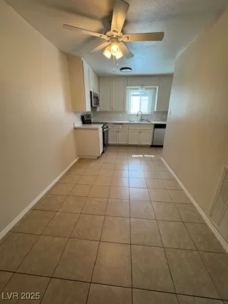 Photo #4: 2724860 Listing