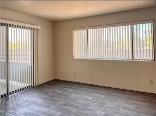 Photo #3: 2724868 Listing