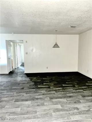 Photo #4: 2724868 Listing