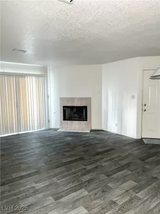 Photo #5: 2724868 Listing