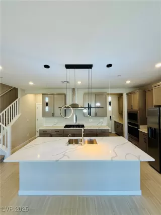 Photo #6: 2724874 Listing 