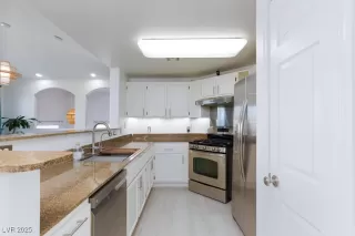 Photo #3: 2724875 Listing 