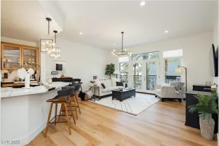 Photo #2: 2724876 Listing 