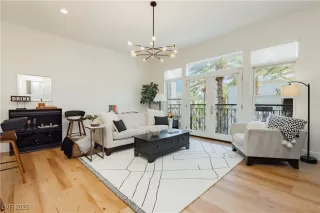 Photo #3: 2724876 Listing 