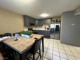 Photo #1: 2724887 Listing 