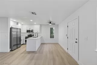 Photo #2: 2724897 Listing 