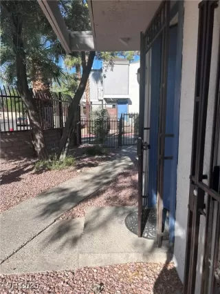 Photo #1: 2724905 Listing