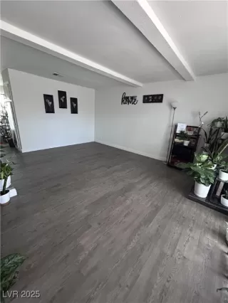 Photo #3: 2724905 Listing