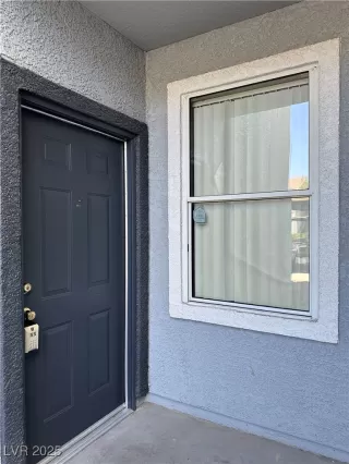 Photo #3: 2724907 Listing