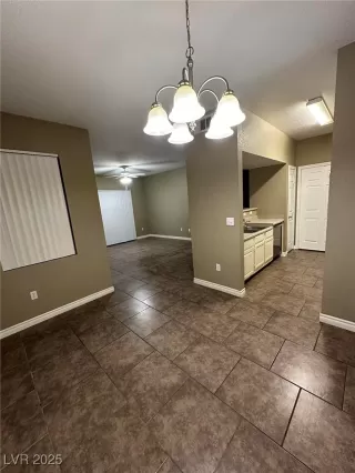 Photo #4: 2724907 Listing