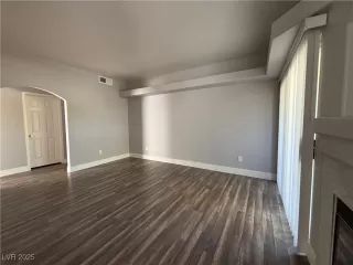 Photo #6: 2724911 Listing 