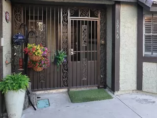 Photo #2: 2724915 Listing 