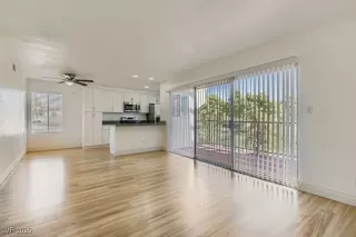 Photo #4: 2724929 Listing 