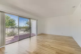 Photo #5: 2724929 Listing 