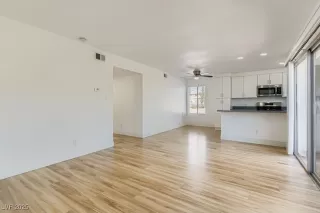 Photo #6: 2724929 Listing 