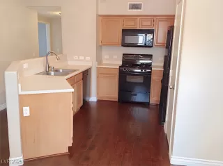 Photo #1: 2724959 Listing