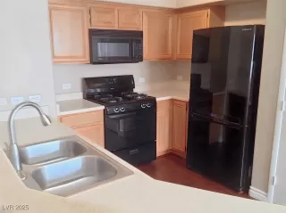 Photo #2: 2724959 Listing