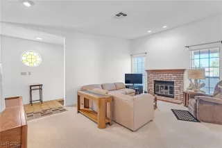 Photo #6: 2724961 Listing 