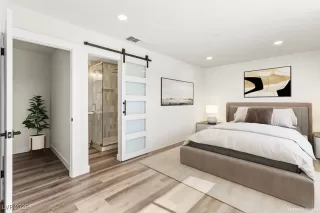 Photo #3: 2724988 Listing