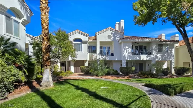 MLS: 2724991 Condo For Sale