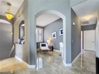 Photo #6: 2724991 Listing