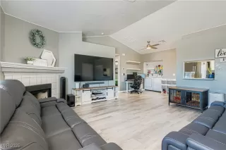 Photo #1: 2724993 Listing 